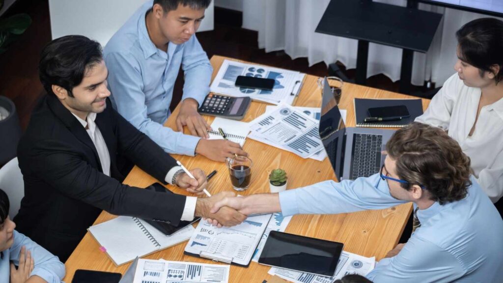 TRÁNH CHIẾN TRANH GIÁ